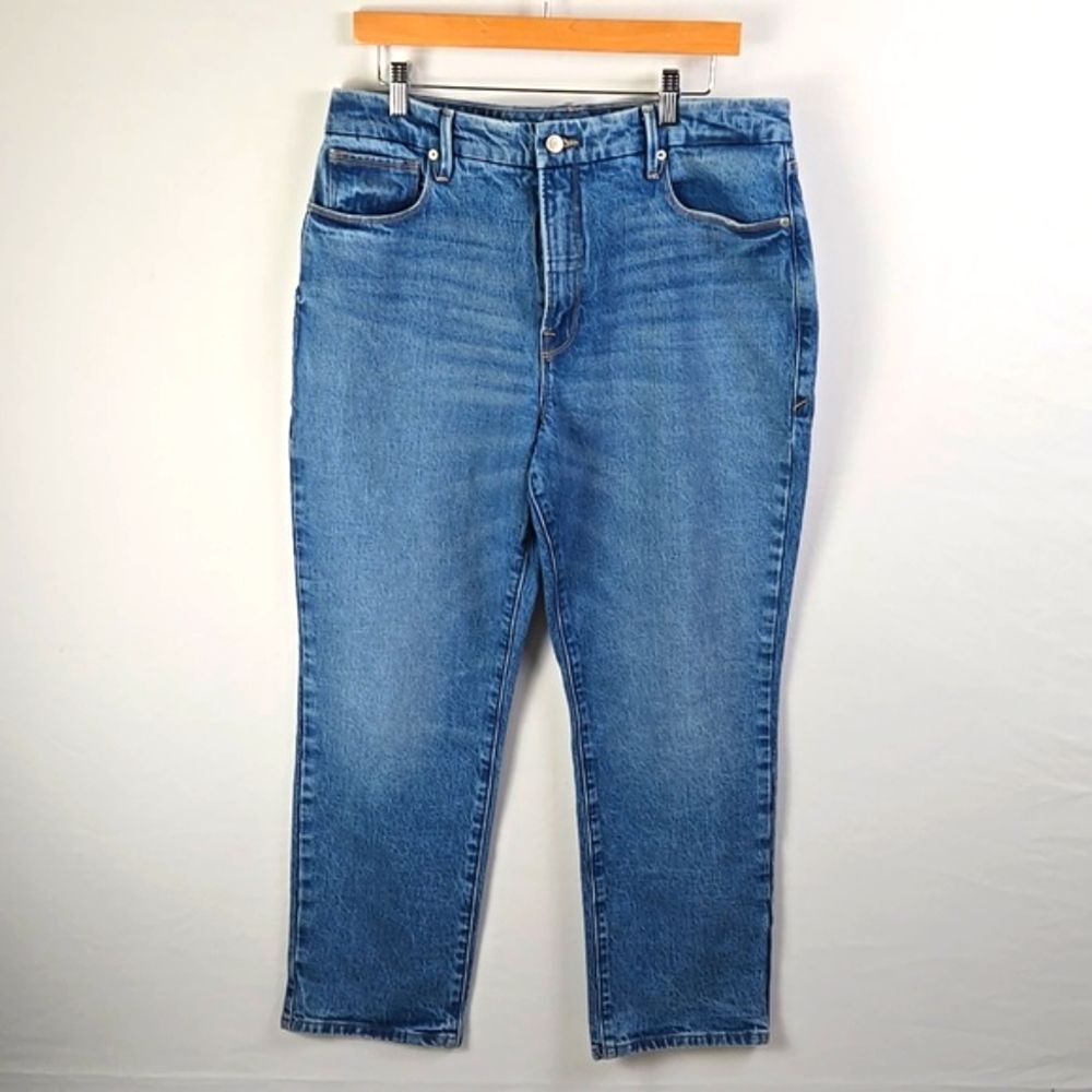 Good American Straight Leg Jeans in Medium Blue Wash